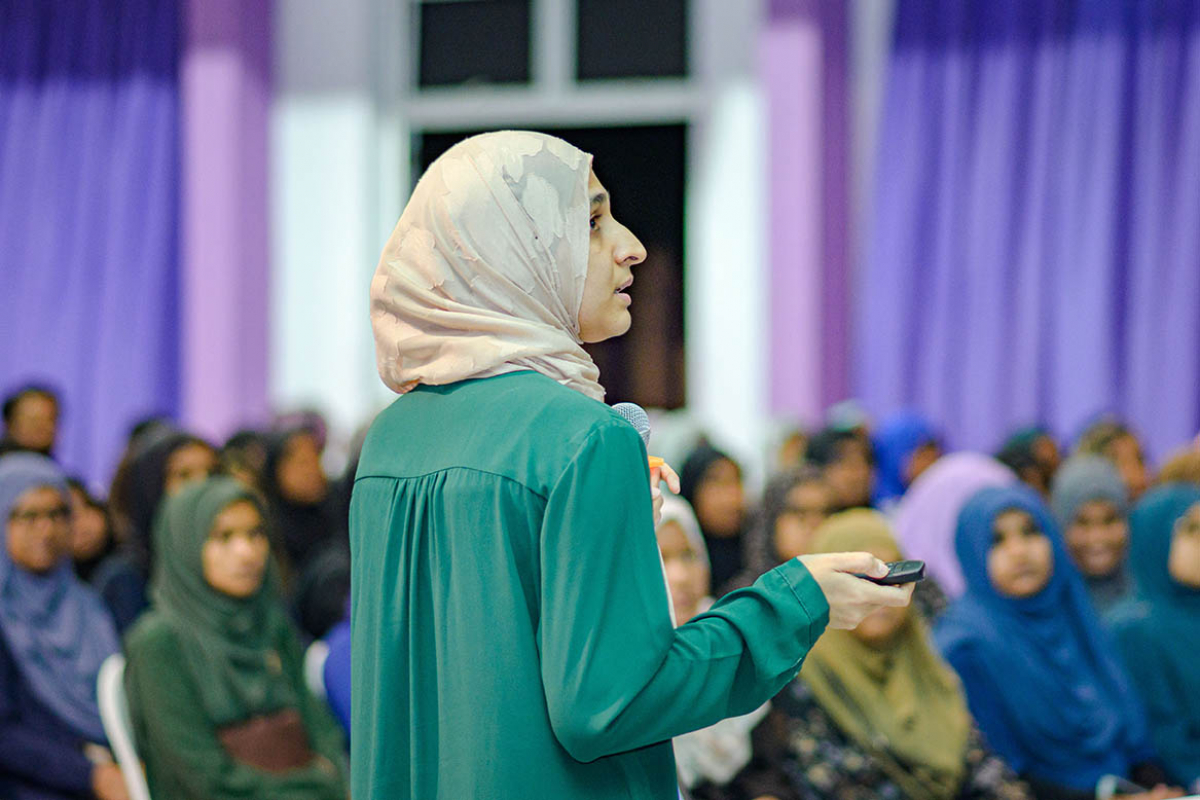 Dr Aisha Niha conducts an information session at H.dh Kulhudhuffushi.